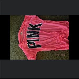 Selling this cute top I bought from pink when I was younger! I’ve worn 3 times